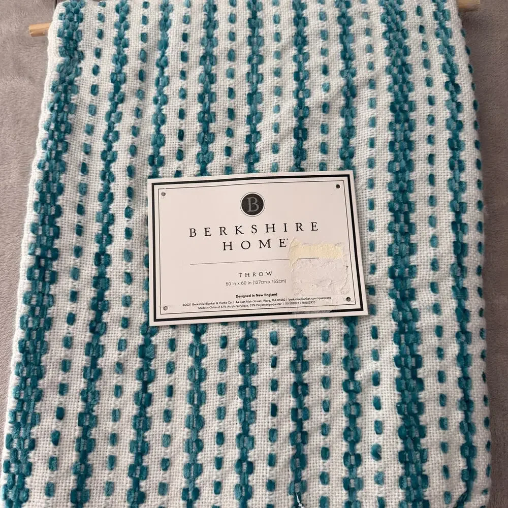 Berkshire Home White Throw with Teal Stitching - 50 x 60 - NWT